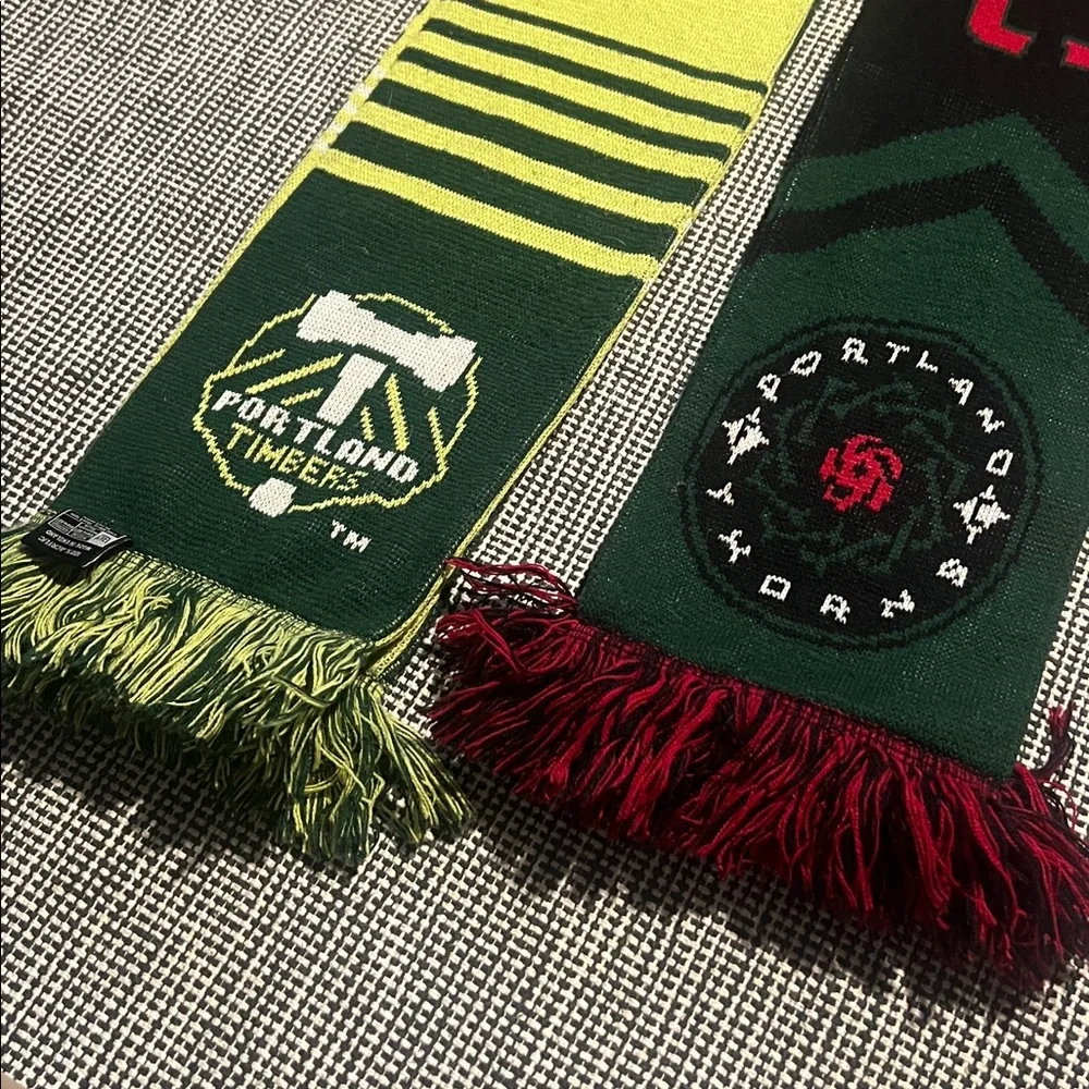 Portland Timbers and Thorns Soccer Scarves - Green, Yellow & Black. - Picture 2 of 4